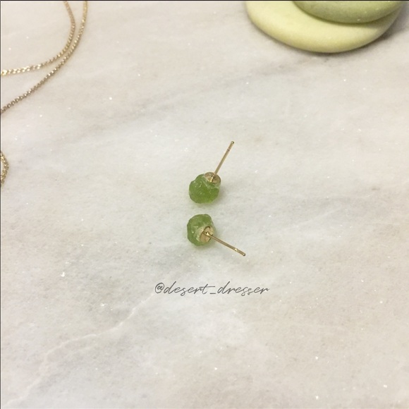 ⬇️Price Drop! Dainty Raw Peridot Earrings - Picture 5 of 8